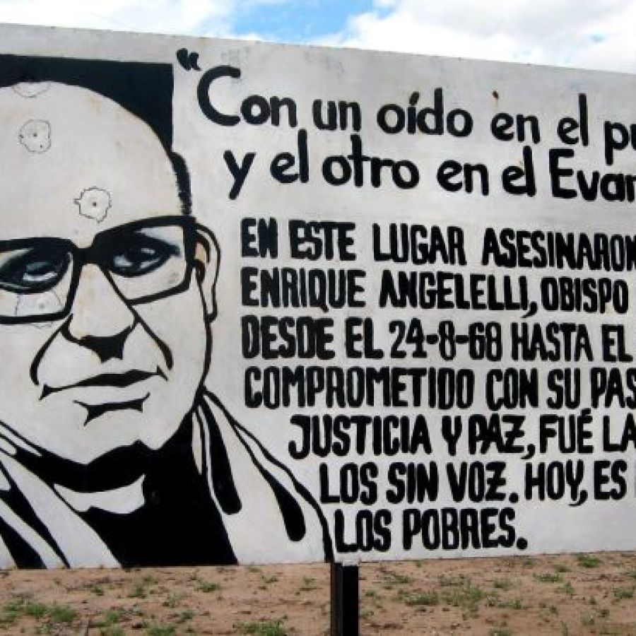 Gestos de vida y resistencia: la obra poética de Enrique Angelelli